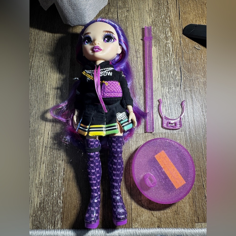 Rainbow High Fashion Dolls Set - comes as shown - Picture 5 of 5
